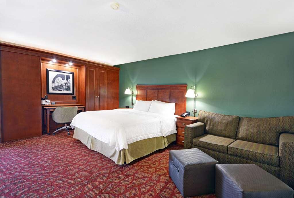 Hampton Inn Athens Room photo