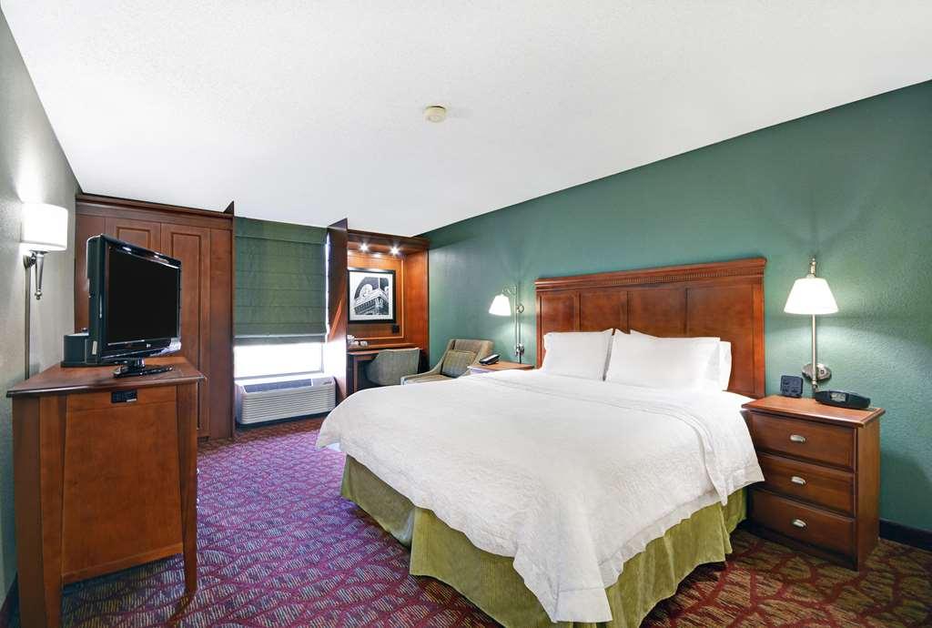 Hampton Inn Athens Room photo