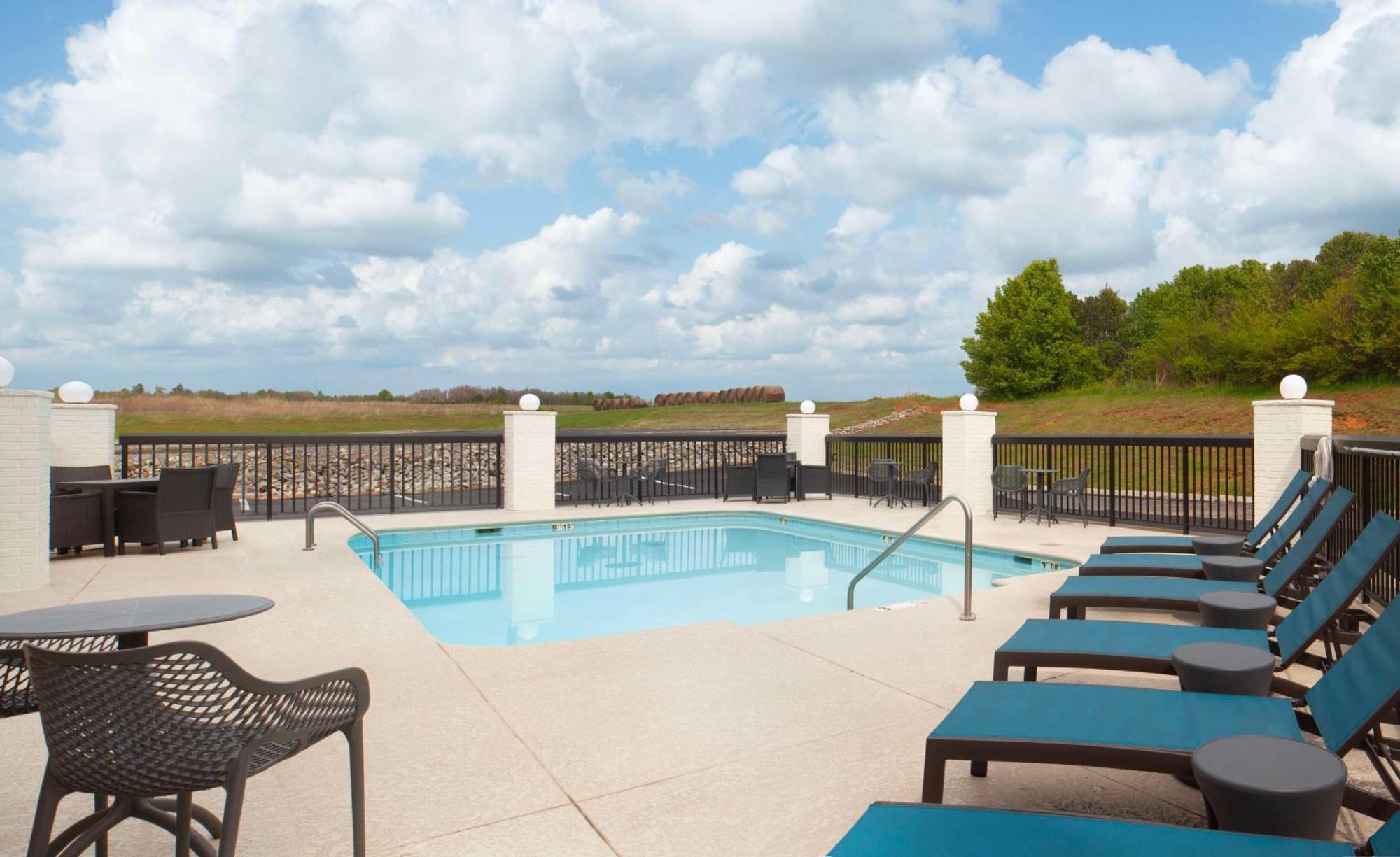 Hampton Inn Athens Exterior photo